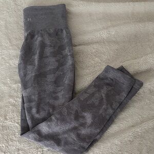 Gray Camouflage NVGTN Leggings